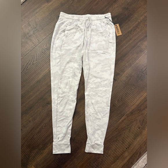 Pants - White Camouflage Jogger Pants - Women’s Small